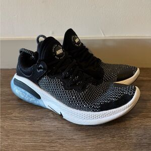 Nike Joyride Run Flyknit “Oreo”